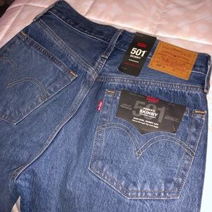 women's Levis 501 skinny jeans size 24 medium wash